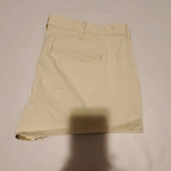 NWT Express Cream Low Rise Shorts Womans Size 8 - Picture 4 of 4
